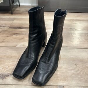 Stuart Weitzman square toe black leather boots size 8.5
